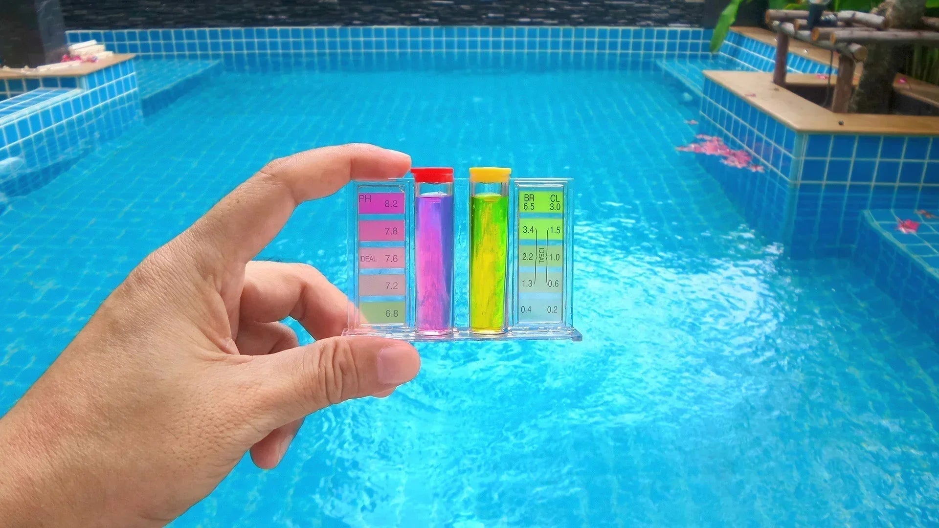 How to Test the pH in Your Pool