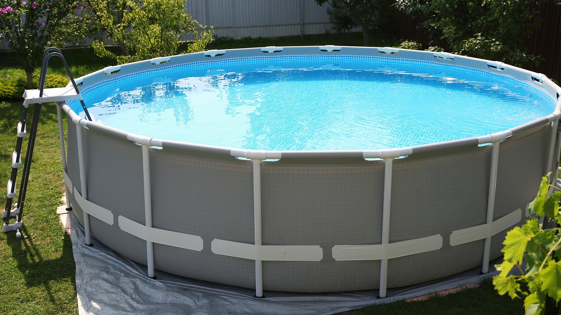 How to Vacuum an Above-Ground Pool: Step-by-Step Guide or Go Automated
